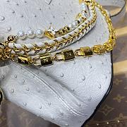 Fortok Louis Vuitton Capucines Mini Handbag Grey Ostrich Pattern and Pearl Chain M11908 21x8x13.6cm - 4