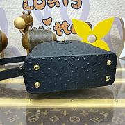 Fortok Louis Vuitton Capucines Mini Handbag Black Ostrich Pattern and Pearl Chain M11908 21x8x13.6cm - 3