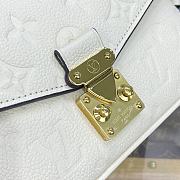 Fortok Louis Vuitton Pochette Métis East West Bag Cream M22942 21.5x13.5x6cm  - 5