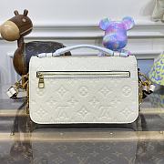 Fortok Louis Vuitton Pochette Métis East West Bag Cream M22942 21.5x13.5x6cm  - 2