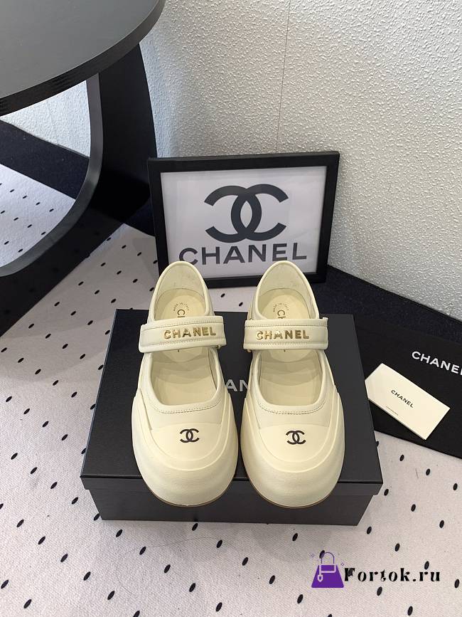 Fortok Chanel 25K Shoes White - 1