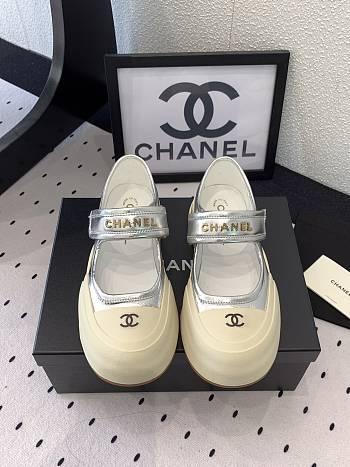 Fortok Chanel 25K Shoes White & Silver