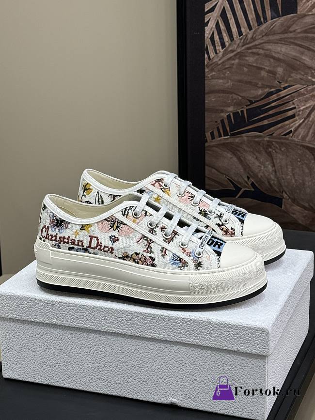 Fortok Dior Women Walk’N’Dior Sneaker White Multicolor Dior Jardin d’Hiver Embroidered Cotton - 1