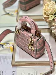 Fortok CHRISTIAN DIOR Lady D-lite Bag Gray and Pink M898383 17×7.5×14cm - 3