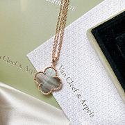 Fortok Van Cleef & Arpels Vintage Alhambra Pendant Necklace in blue  - 1