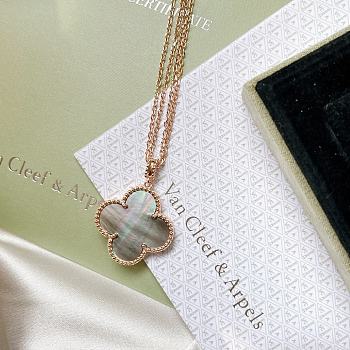 Fortok Van Cleef & Arpels Vintage Alhambra Pendant Necklace in blue 