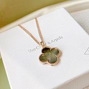 Fortok Van Cleef & Arpels Vintage Alhambra Pendant Necklace in blue  - 6