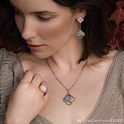 Fortok Van Cleef & Arpels Vintage Alhambra Pendant Necklace in blue  - 5