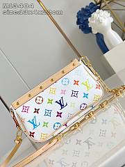 Fortok Louis Vuitton x TM Pochette Accessoires White 13 x 4 x 22 cm - 2