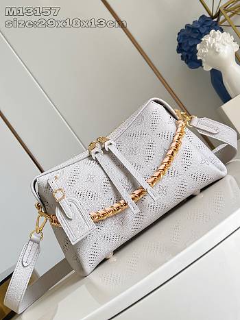 Fortok Louis Vuitton Hand It All PM M13157 18 x 13 x 29 cm