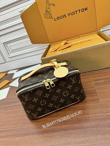 Fortok Louis Vuitton Toiletry Brown Monogram M11750 24x13x13CM