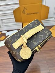 Fortok Louis Vuitton Toiletry Brown Monogram M11750 24x13x13CM - 3