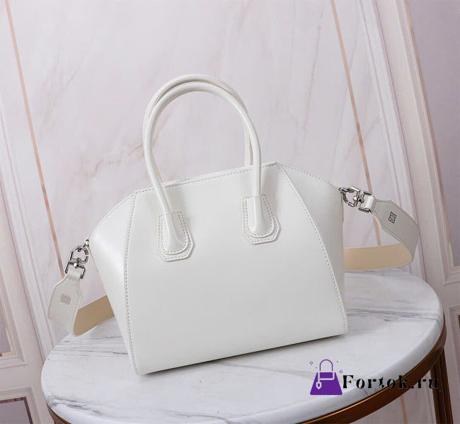 Fortok Givenchy Antigona Toy bag in Box leather White 22 x 27 x 13 cm - 1