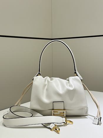 Fortok Fendi Mamma Baguette White 26.5 x 18 x 8.5 cm