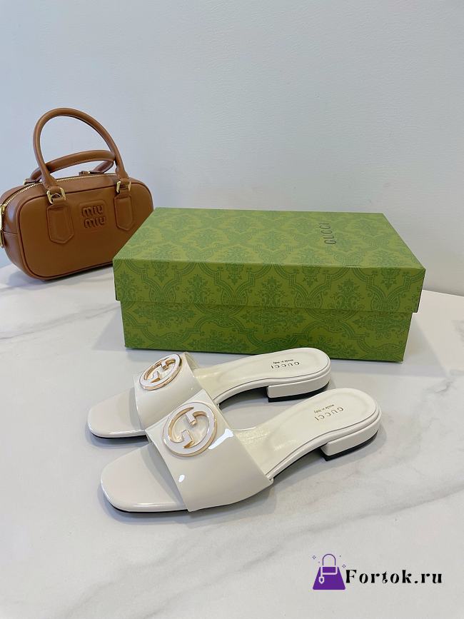 Fortok Gucci Women's Round Interlocking G sandal White - 1