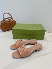 Fortok Gucci Women's Round Interlocking G sandal Beige - 1