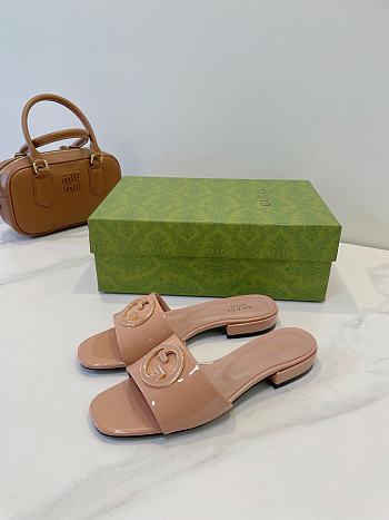 Fortok Gucci Women's Round Interlocking G sandal Beige