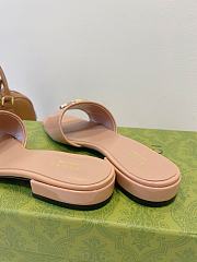 Fortok Gucci Women's Round Interlocking G sandal Beige - 2