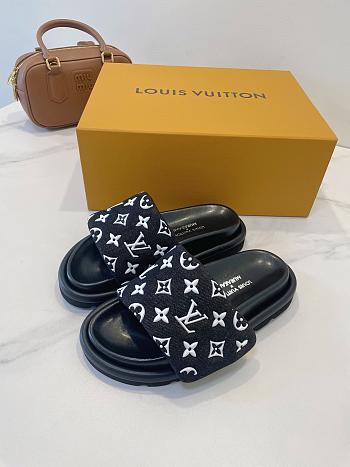 Fortok Louis Vuitton Pool Pillow Flat Comfort Mule Black