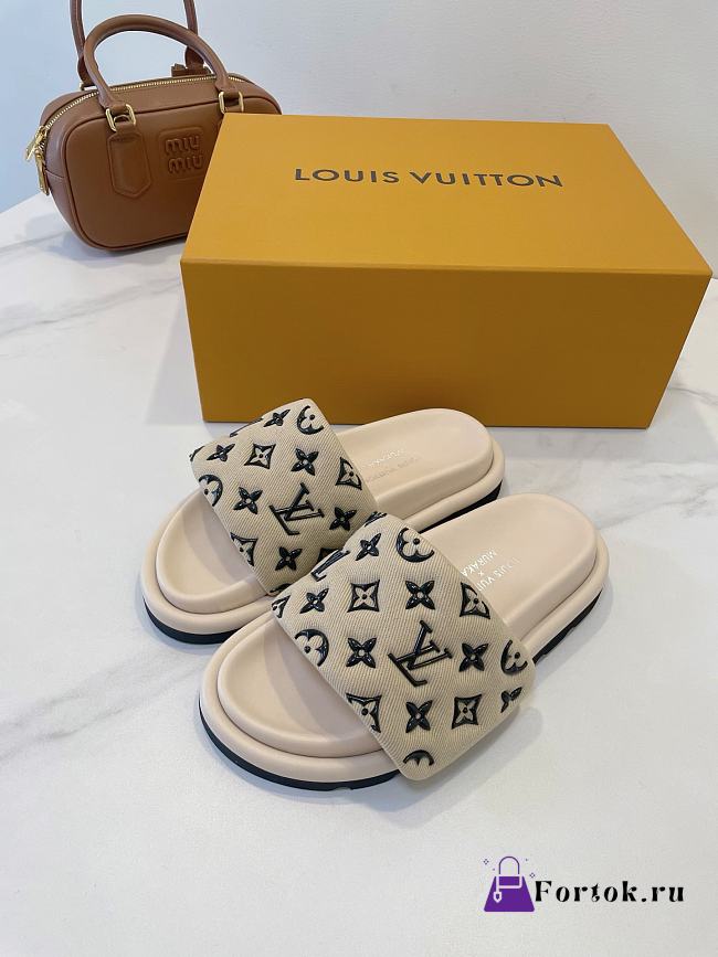 Fortok Louis Vuitton Pool Pillow Flat Comfort Mule Off-White - 1