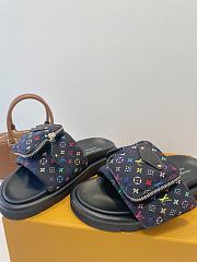 Fortok Louis Vuitton  x TM Pool Pillow Flat Comfort Mule Black 1AGVR7 - 5