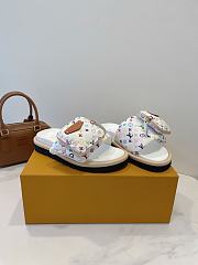 Fortok Louis Vuitton  x TM Pool Pillow Flat Comfort Mule White 1AGVQO - 4