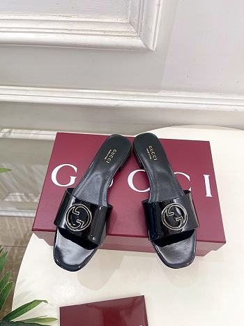 Fortok Gucci Women's Round Interlocking G sandal Black