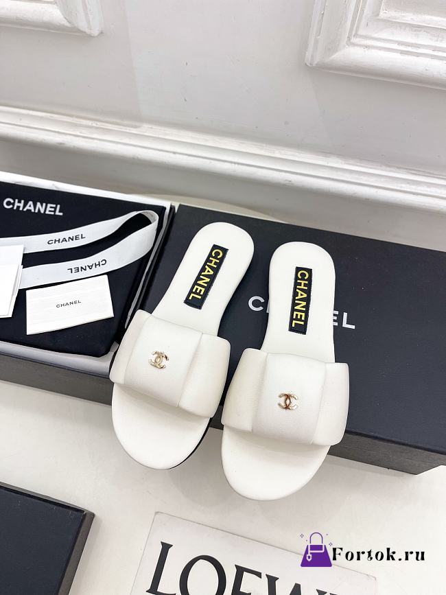 Fortok Chanel Slippers White - 1