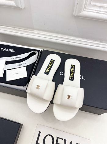 Fortok Chanel Slippers White