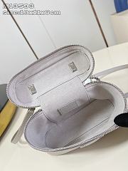 Fortok Louis Vuitton Vanity Chain Pouch Grey 19 x 11 x 6 cm - 5