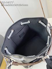 Louis Vuitton No Way Vibe Black M14377 22 x 15 x 24 cm - 2