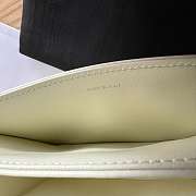 Fortok Celine Triomphe handbag in paternt leather Black and White 24x8x11.5cm - 2