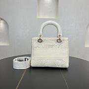 Fortok Christian Dior Pre-owned 2010s Medium Lady D-Lite Handbag - White 24 x 21 x 12 cm  - 5