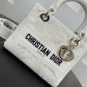 Fortok Christian Dior Pre-owned 2010s Medium Lady D-Lite Handbag - White 24 x 21 x 12 cm  - 3