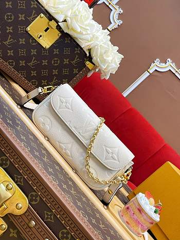 Fortok Louis Vuitton Ivy Wallet On Chain White 23.5 x 12 x 4.3 cm