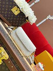 Fortok Louis Vuitton Ivy Wallet On Chain White 23.5 x 12 x 4.3 cm - 6