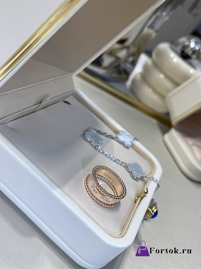 Fortok Van Cleef & Arpels Gold Ring - 1
