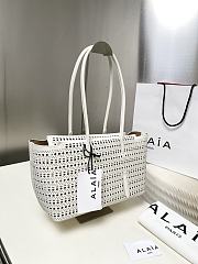 Fortok Alaïa Neo Mina 32 Perforated Calfskin Tote White 32x19x16cm - 1