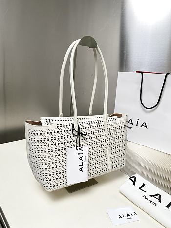 Fortok Alaïa Neo Mina 32 Perforated Calfskin Tote White 32x19x16cm