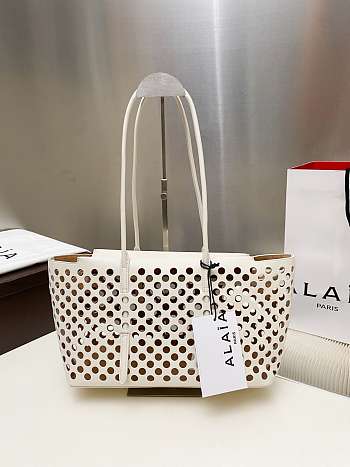 Fortok Alaïa Neo Mina 32 Perforated Calfskin Tote White 02 32x19x16cm 