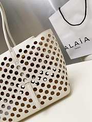 Fortok Alaïa Neo Mina 32 Perforated Calfskin Tote White 02 32x19x16cm  - 2