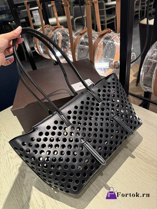 Fortok Alaïa Neo Mina 32 Perforated Calfskin Tote Black 02 32x19x16cm - 1