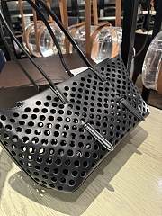 Fortok Alaïa Neo Mina 32 Perforated Calfskin Tote Black 02 32x19x16cm - 2