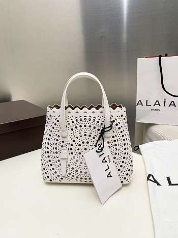 Fortok Mina 25 vienne circulaire white leather tote bag 20 x 17 x 10 cm