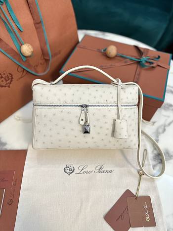 Fortok Loro Piana Extra Pocket L27 Off-White Ostrich Leather 27 x 10 x 16 cm
