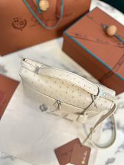 Fortok Loro Piana Extra Pocket L27 Off-White Ostrich Leather 27 x 10 x 16 cm - 6