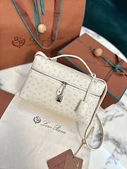 Fortok Loro Piana Extra Pocket L27 Off-White Ostrich Leather 27 x 10 x 16 cm - 3