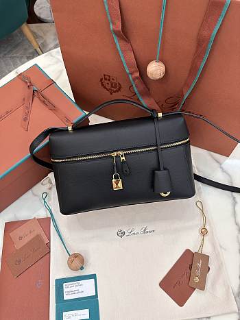 Fortok Loro Piana Extra Pocket L27 Black With Gold Hardware 27 x 10 x 16 cm 