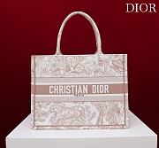 Fortok Dior Medium Book Tote White and Beige Toile de Jouy Sauvage Embroidery 36*28*16cm - 1