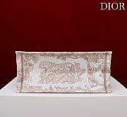 Fortok Dior Medium Book Tote White and Beige Toile de Jouy Sauvage Embroidery 36*28*16cm - 4